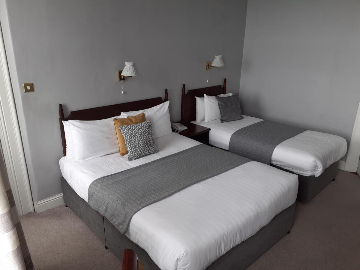 Commodore Hotel Cobh Kültér fotó