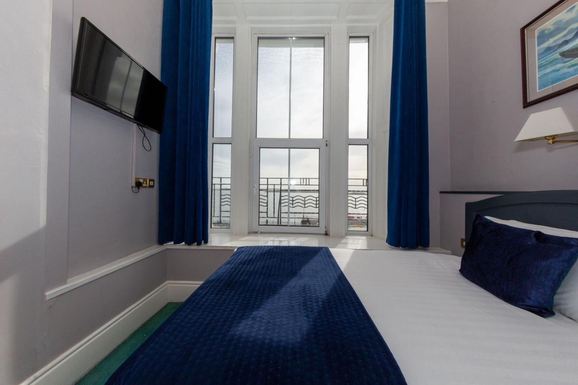 Commodore Hotel Cobh Kültér fotó