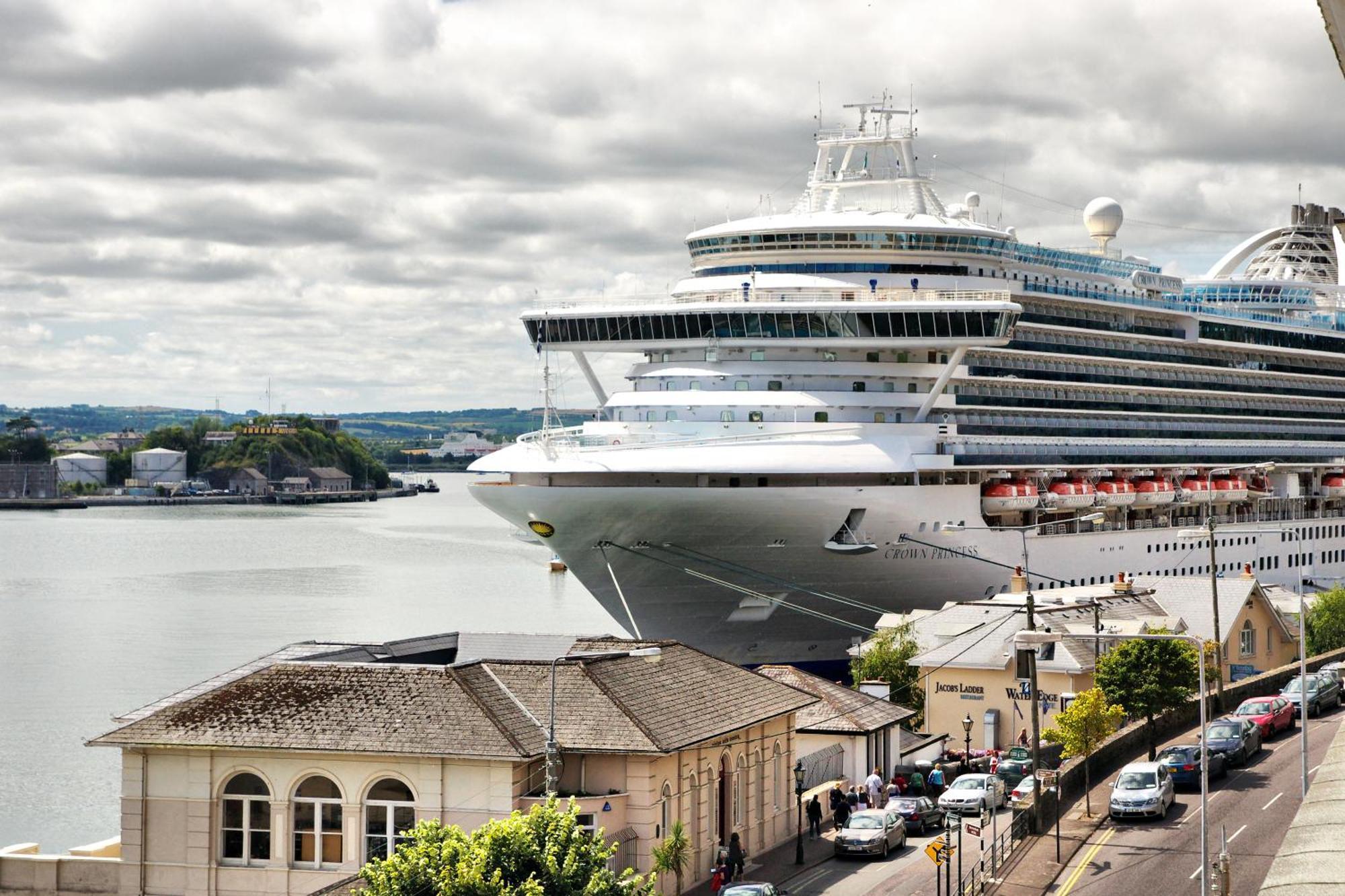 Commodore Hotel Cobh Kültér fotó