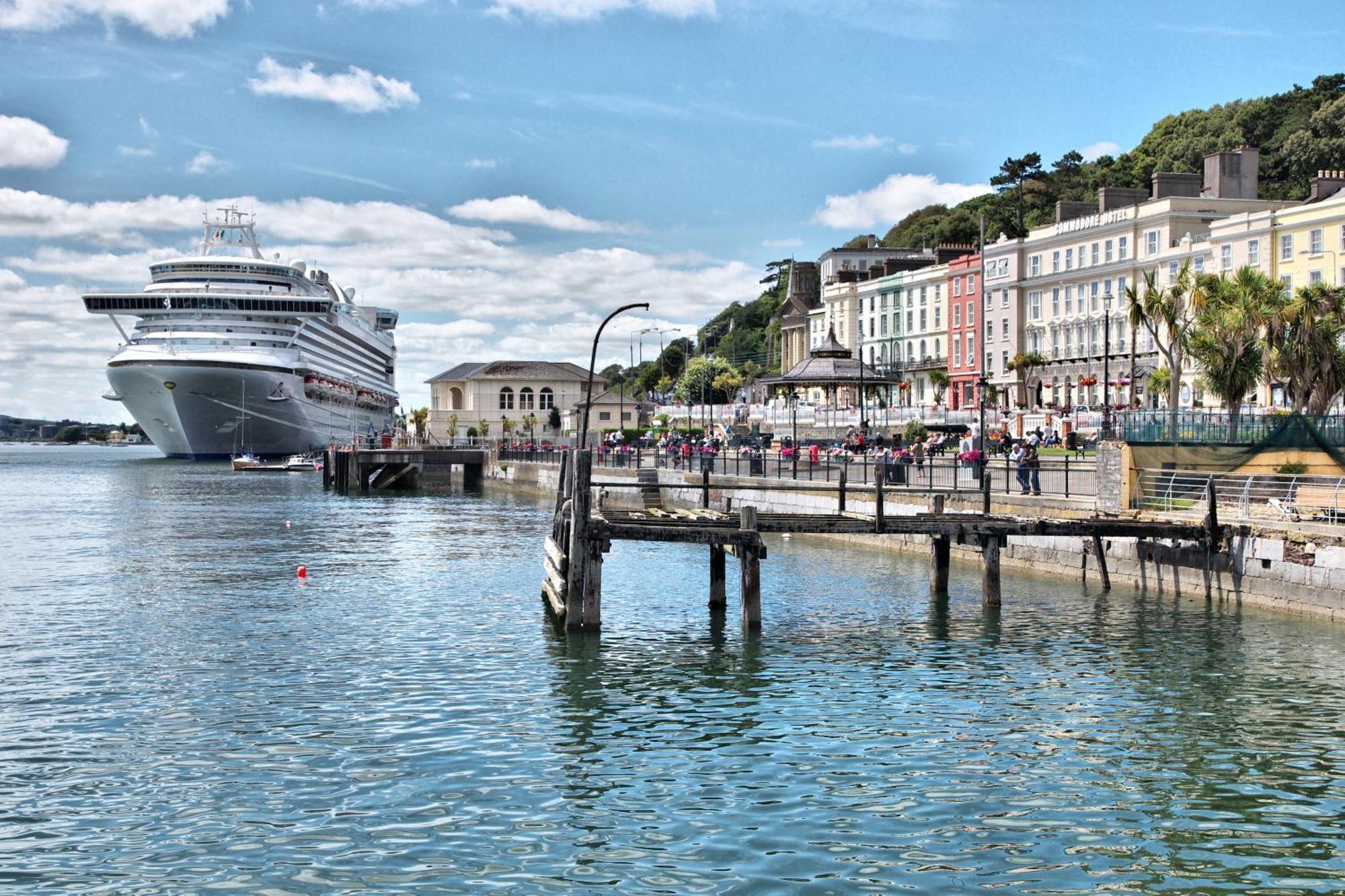 Commodore Hotel Cobh Kültér fotó