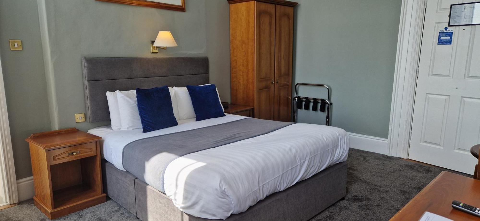Commodore Hotel Cobh Kültér fotó