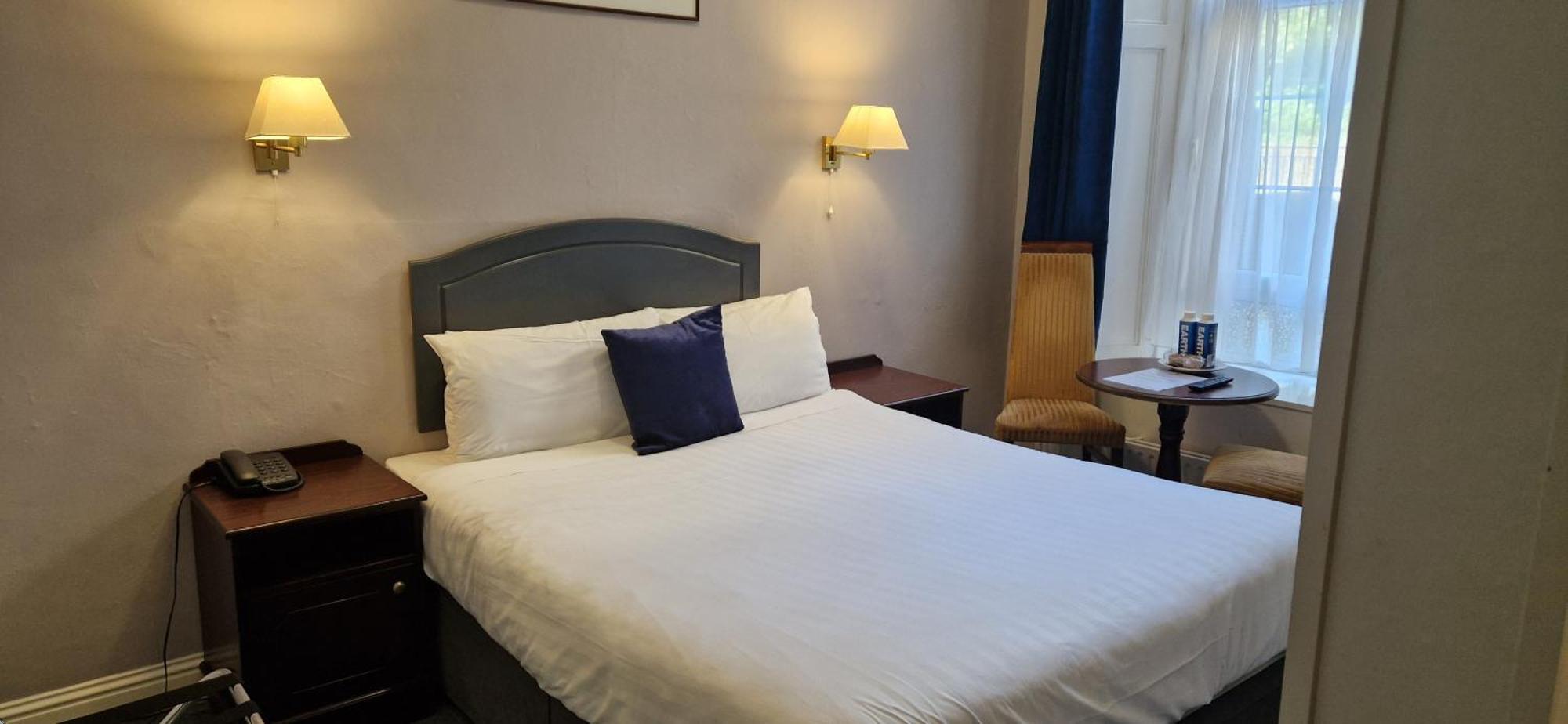 Commodore Hotel Cobh Kültér fotó