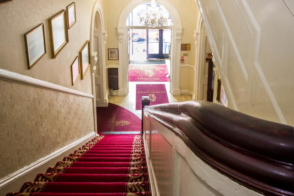 Commodore Hotel Cobh Kültér fotó