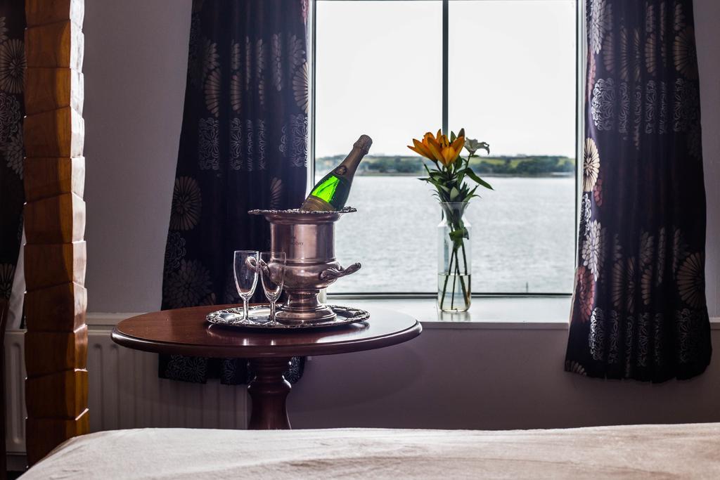 Commodore Hotel Cobh Kültér fotó